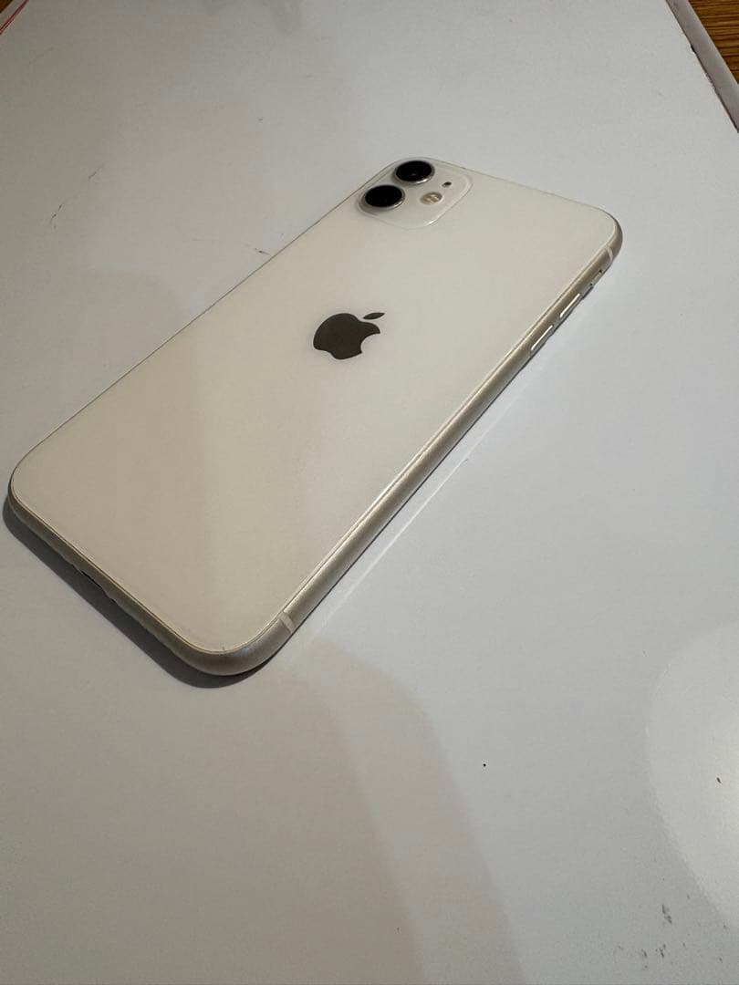 【美品】Apple iPhone 11 128GB ホワイト　SIMフリー