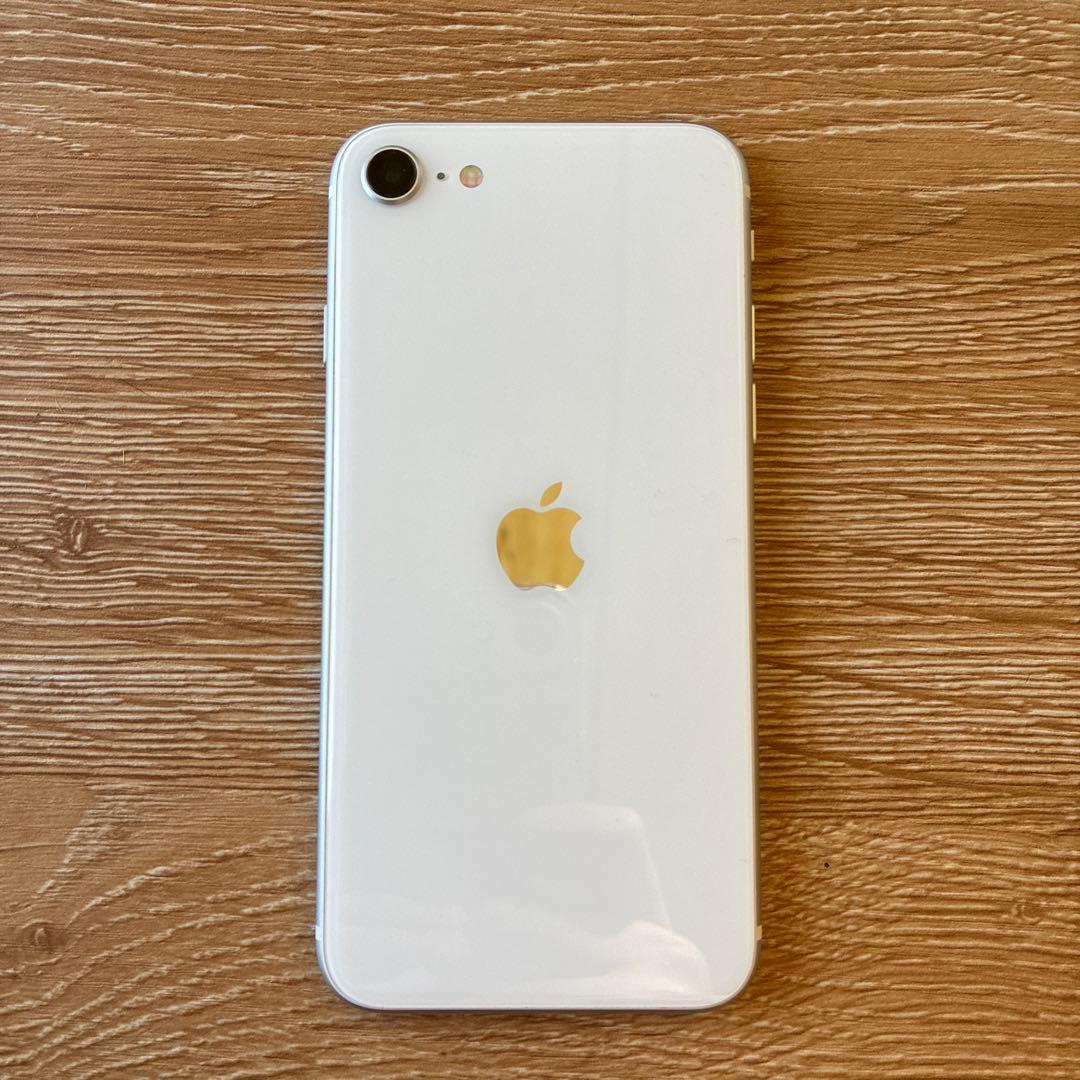 iPhone se 第2世代　64GB ケース付き