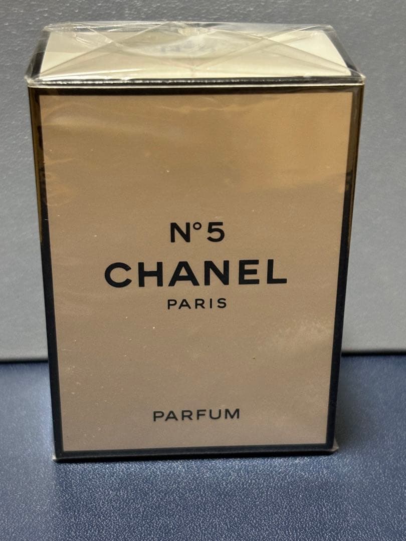CHANEL N°5 パルファム リフィラブルとCHANEL N°5パルファム