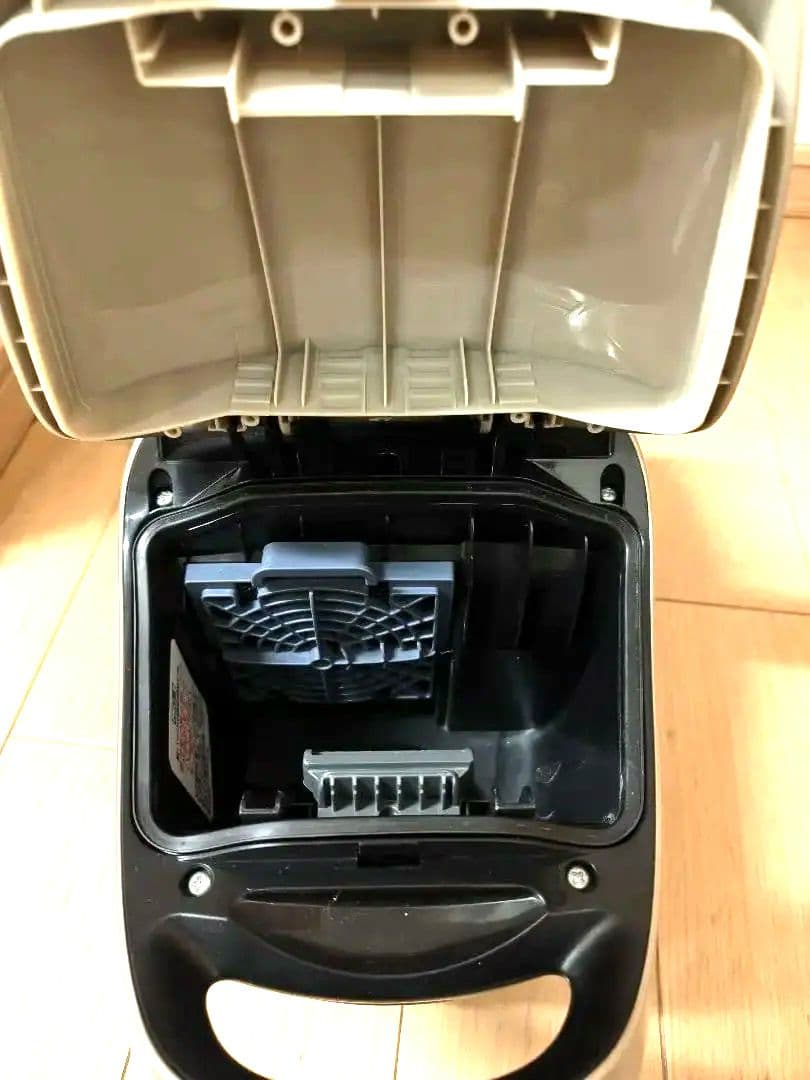東芝　紙パック式掃除機　小型軽量 エアー式ヘッド　VC‐PH7AN　2020年製