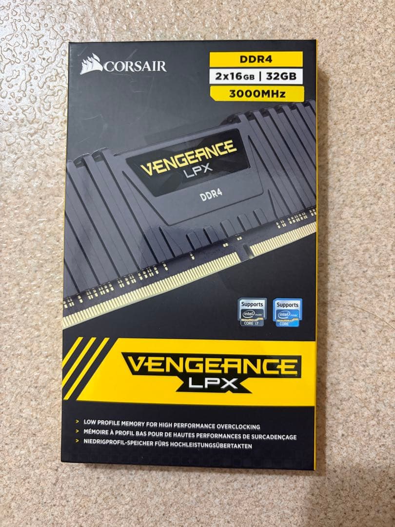 メモリー Corsair Vengeance LPX DDR4 32GB (16x2)
