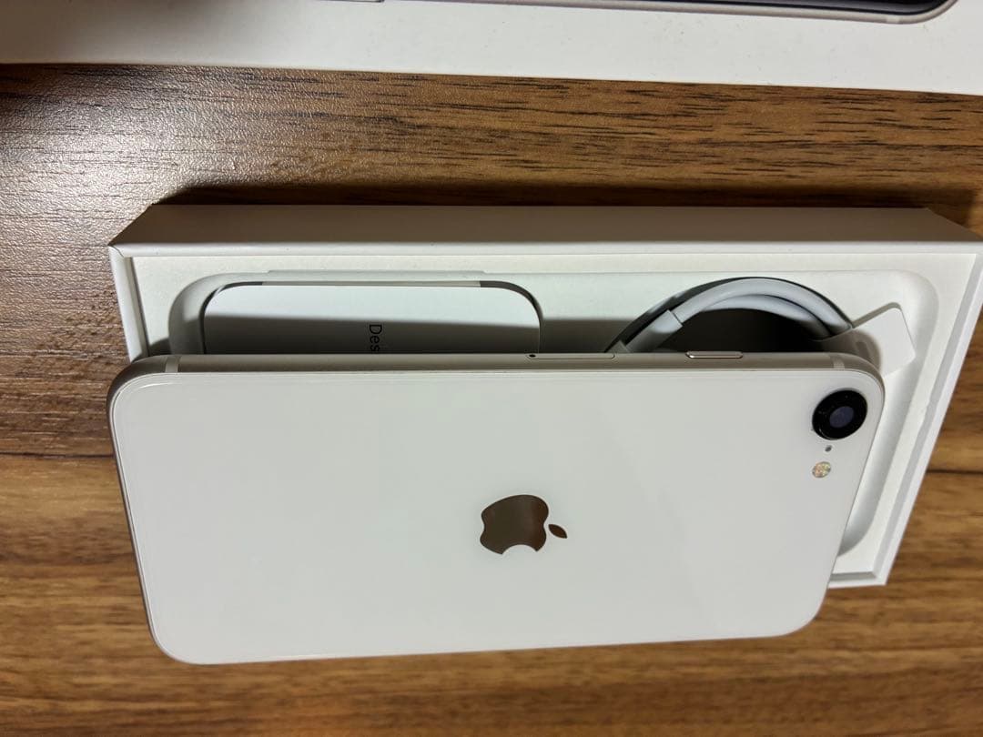 Apple iPhone SE (第3世代) ホワイト 本体 128GB