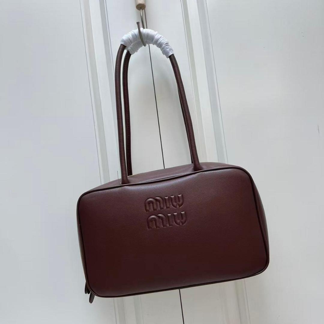 miumiu ブラウン ボストンバッグ ロゴ入り