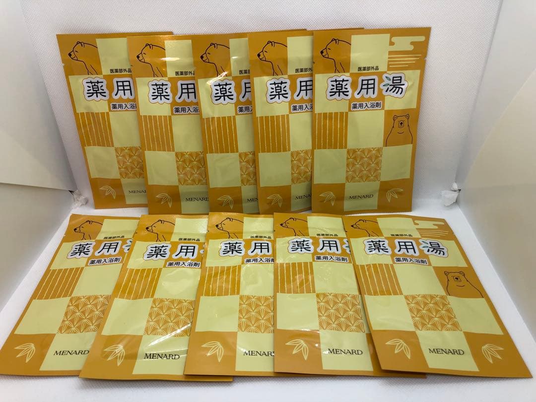 メナード　薬用ビューネスパシャワーＡ×2本、薬用湯×10、薬用クリーム×4