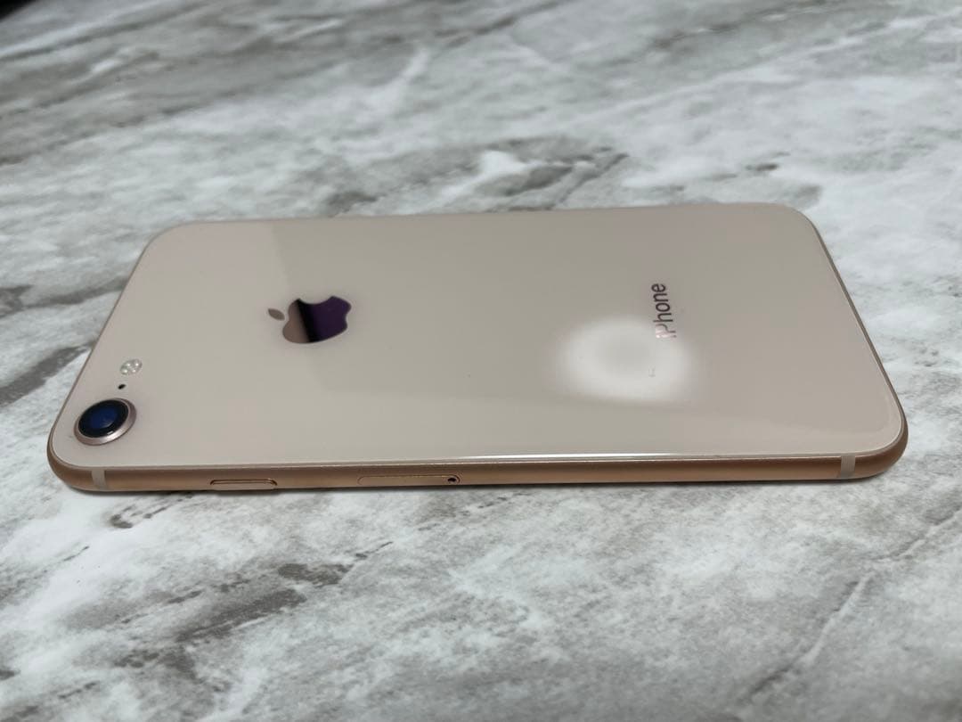 iPhone8 本体　128GB
