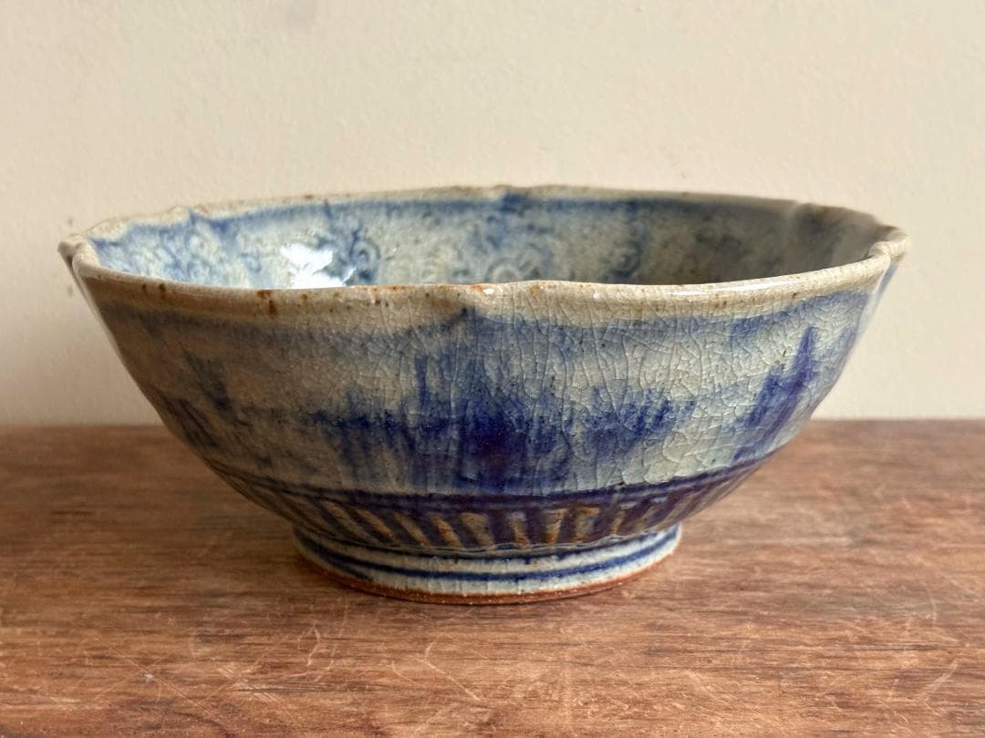 イムサエム　輪花　深鉢　花柄線刻紋　未使用品