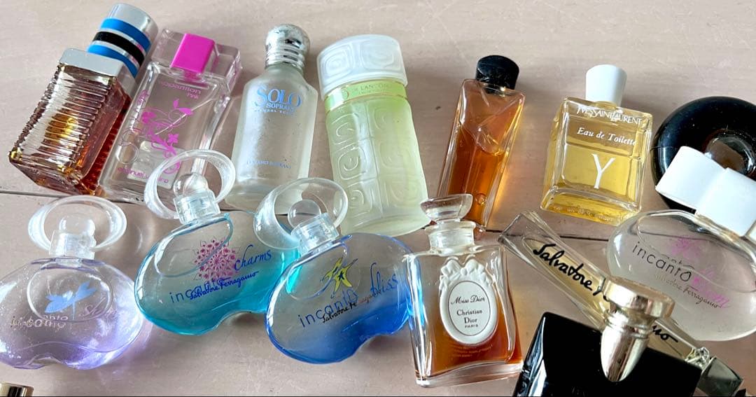 【50個以上】美品・残量多！ミニ香水＋サンプル 大量まとめ売り
