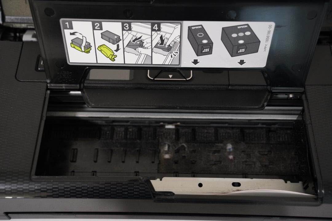 EPSON A4モバイルプリンター PX-S06B ブラック 別売バッテリー付き