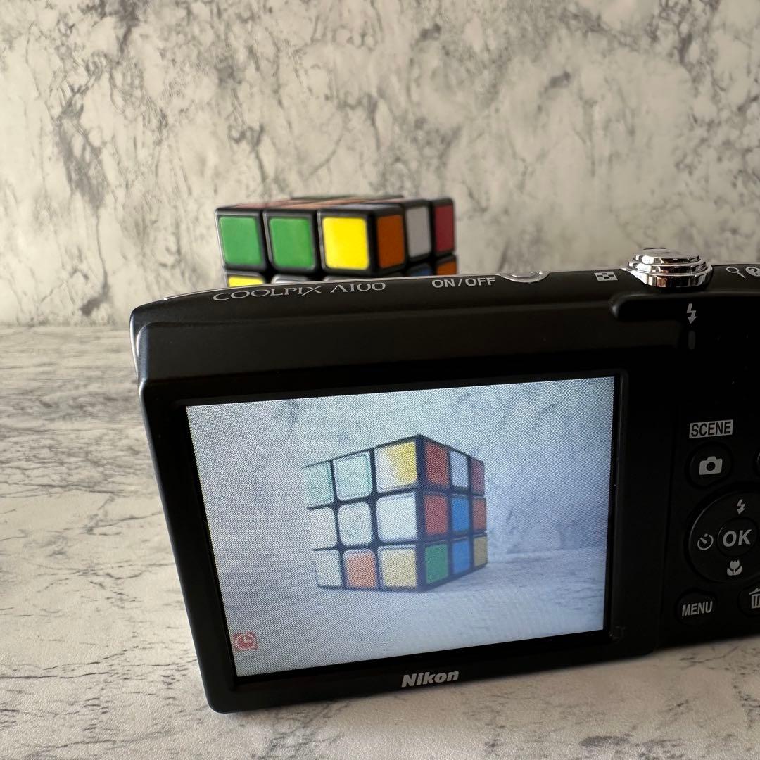 美品 Nikon COOLPIX A100 シルバー コンパクトデジタルカメラ
