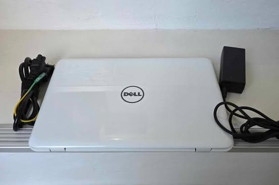 DELL Inspiron 11インチ 白 ウィンドウズOS11超美品#0021