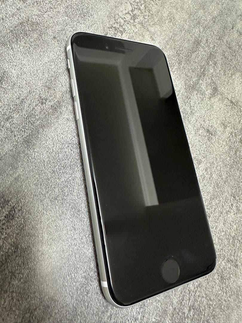 Apple iPhone SE (第2世代) シルバー