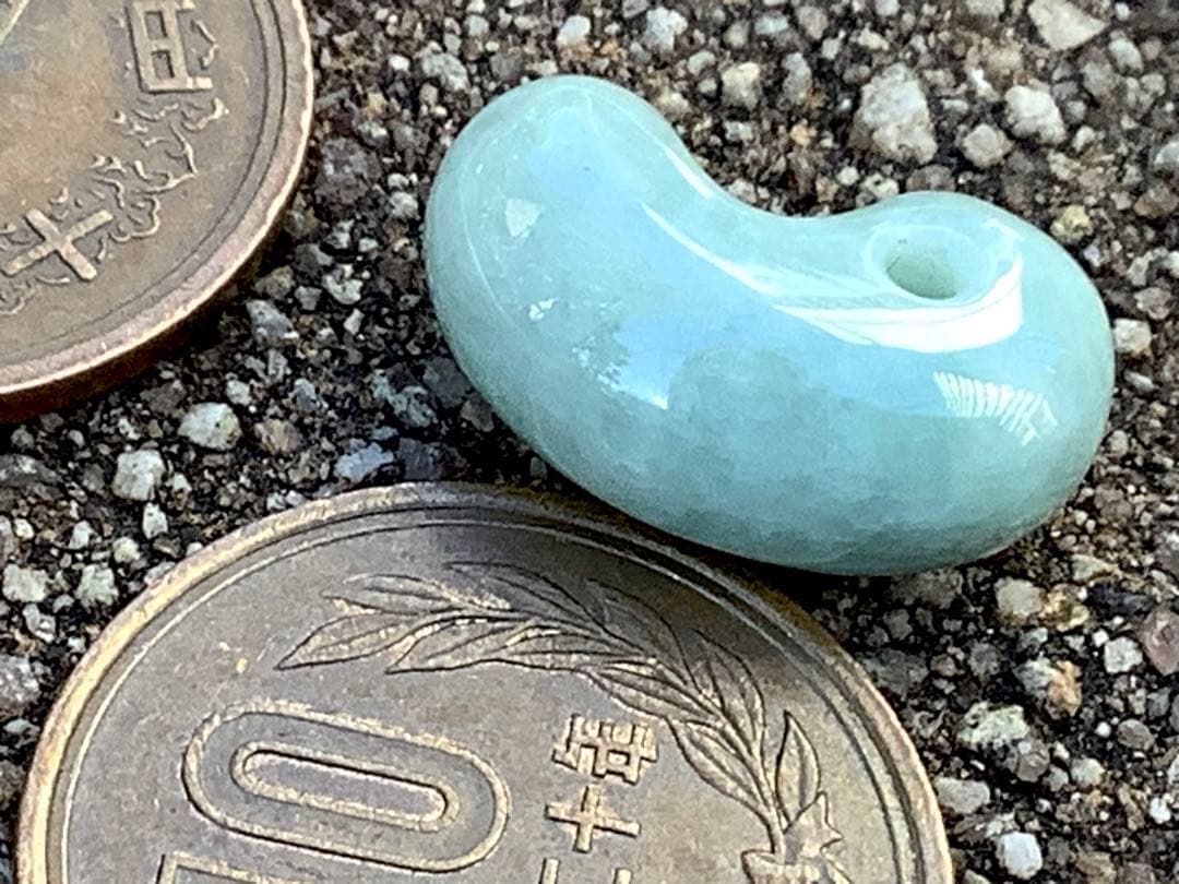 ✳高価種類‼️ 極上アイスジェイド氷種　糸魚川翡翠勾玉　本物をソーティング付です‼️