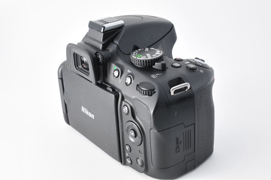 ■ 美品 ■ Nikon D5100 ダブルズームキット 《 S数3038回 》