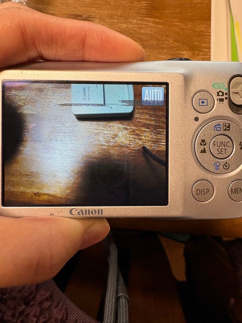 Canon IXY コンパクトデジタルカメラ シルバー　バッテリー　充電器付き