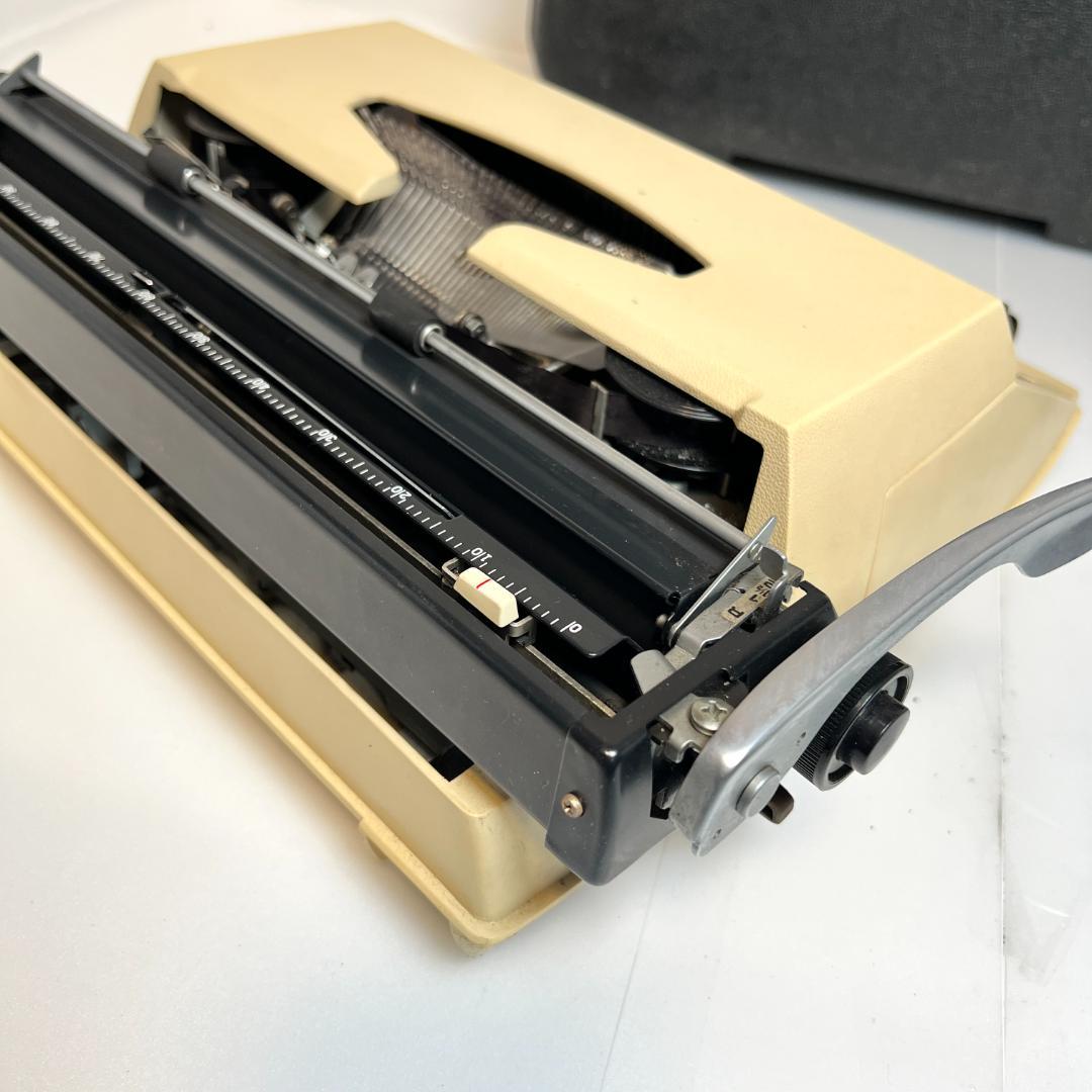 タイプライター ブラザー　WIDE-7、423　動作良好、日本製　1980年代