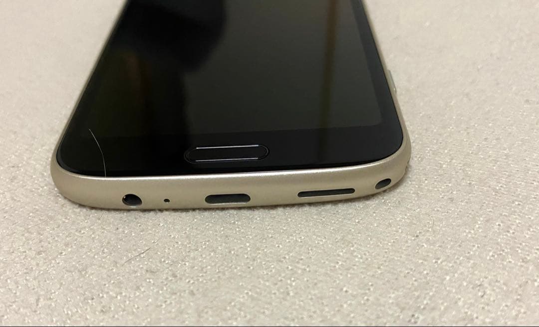 らくらくスマートフォン F53E ケース付き