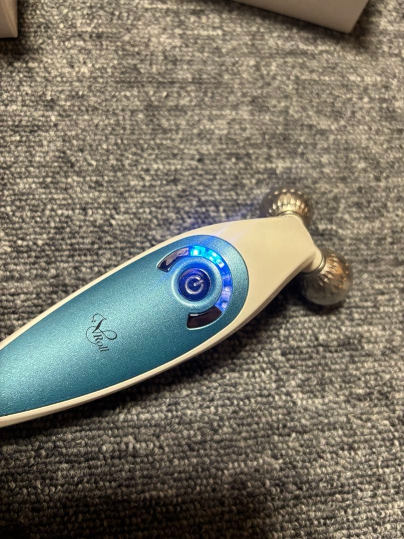 ほぼ未使用　 V-ROLL 美顔器
