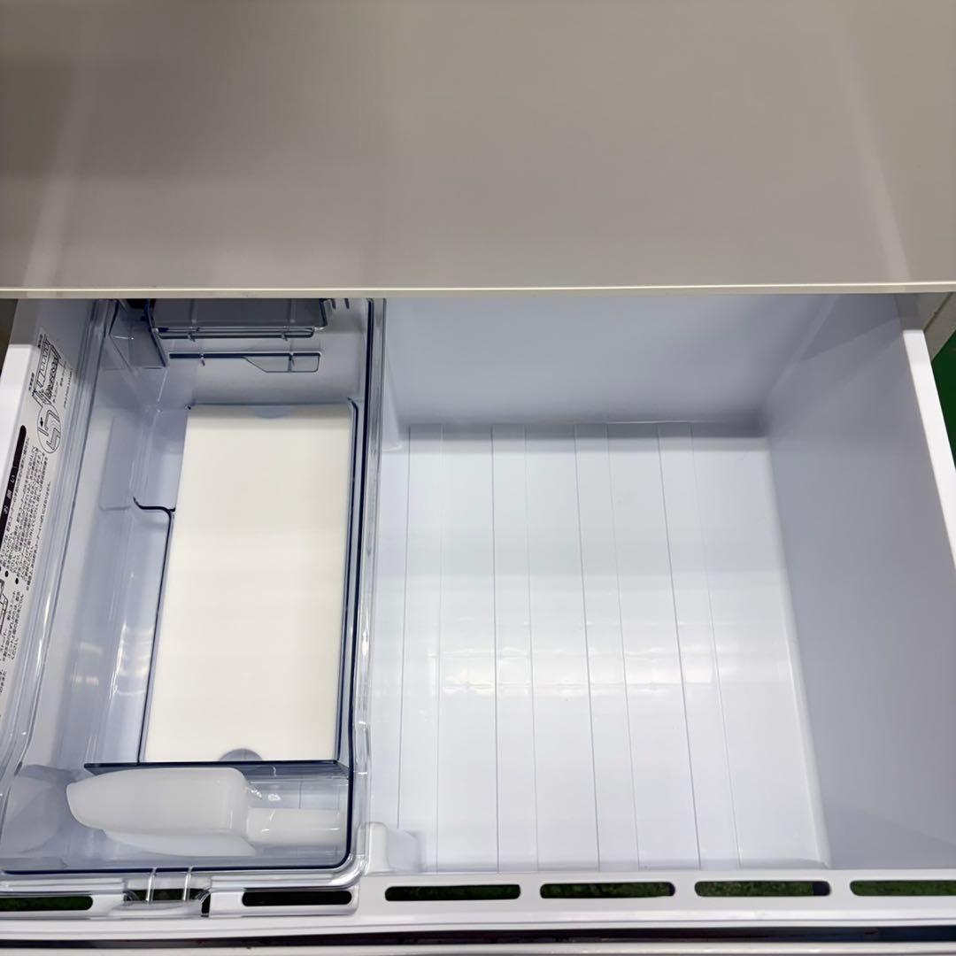 823 AQUA 中型冷蔵庫　200L〜300L 小型　一人暮らし　自動製氷