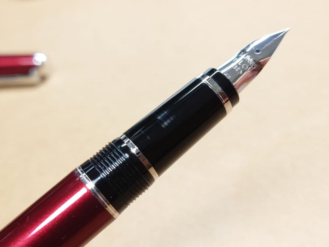 PILOT エラボー　金属軸