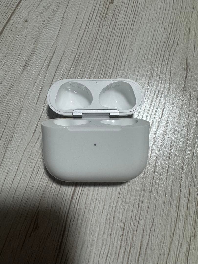Apple AirPods エアーポッズ　第3世代充電ケース　充電器　国内純正品