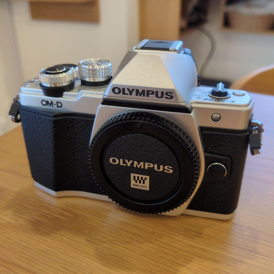 OLYMPUS OM-D E-M10 Mark2 レンズ他おまけ※商品状態要確認