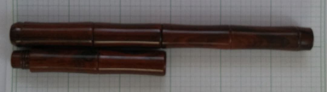 (値下げしました1)黒檀自在型携帯線香筒(竹様)