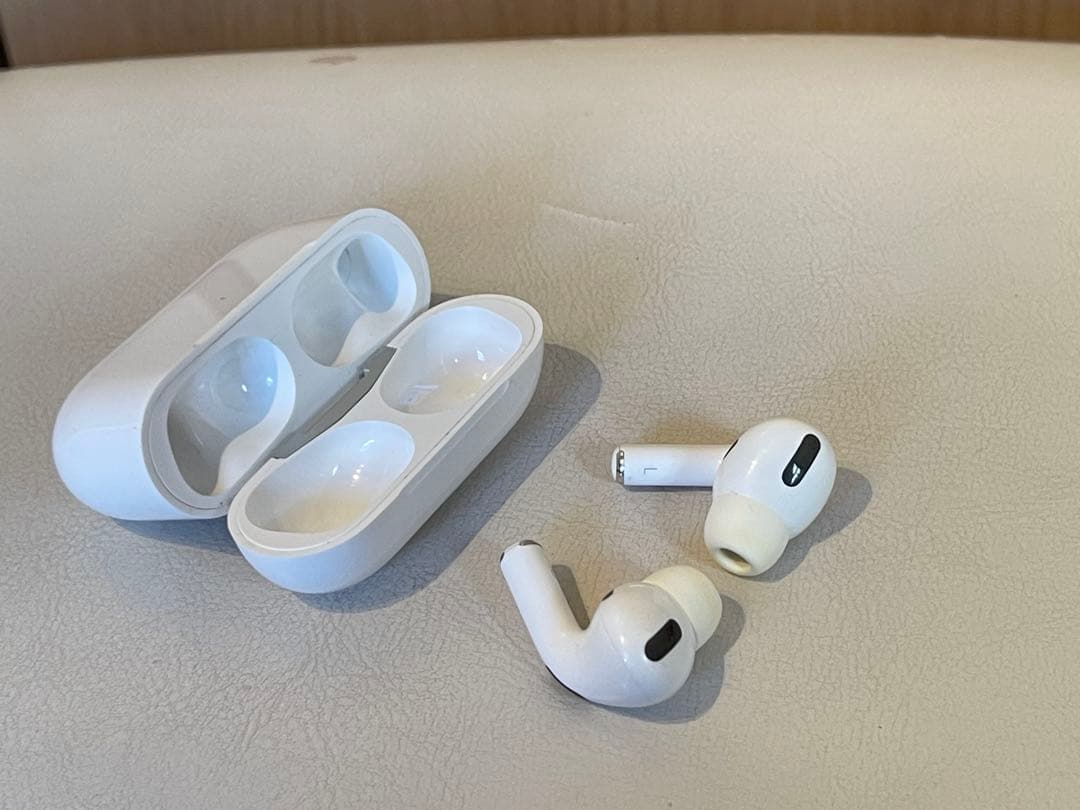 AirPods Pro 第1世代 両耳 充電ケース付 ワイヤレ　ノイキャン