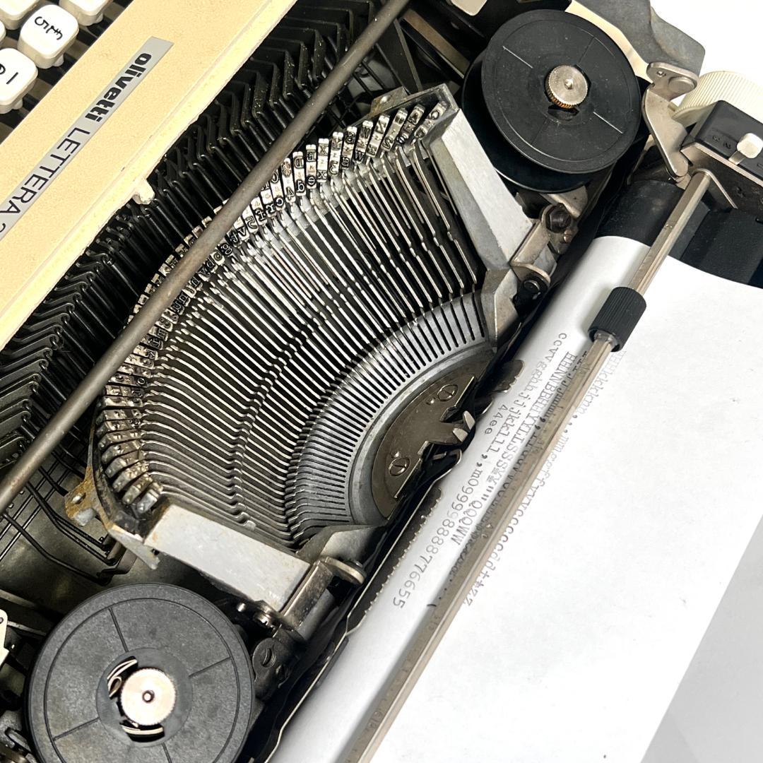 タイプライター オリベッティLETTERA 35、動作良好、スペイン製1970s
