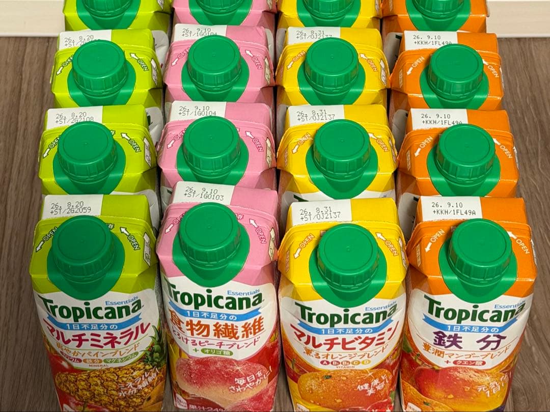 トロピカーナ100% オレンジ 330mlとTropicana トロピカーナ4種