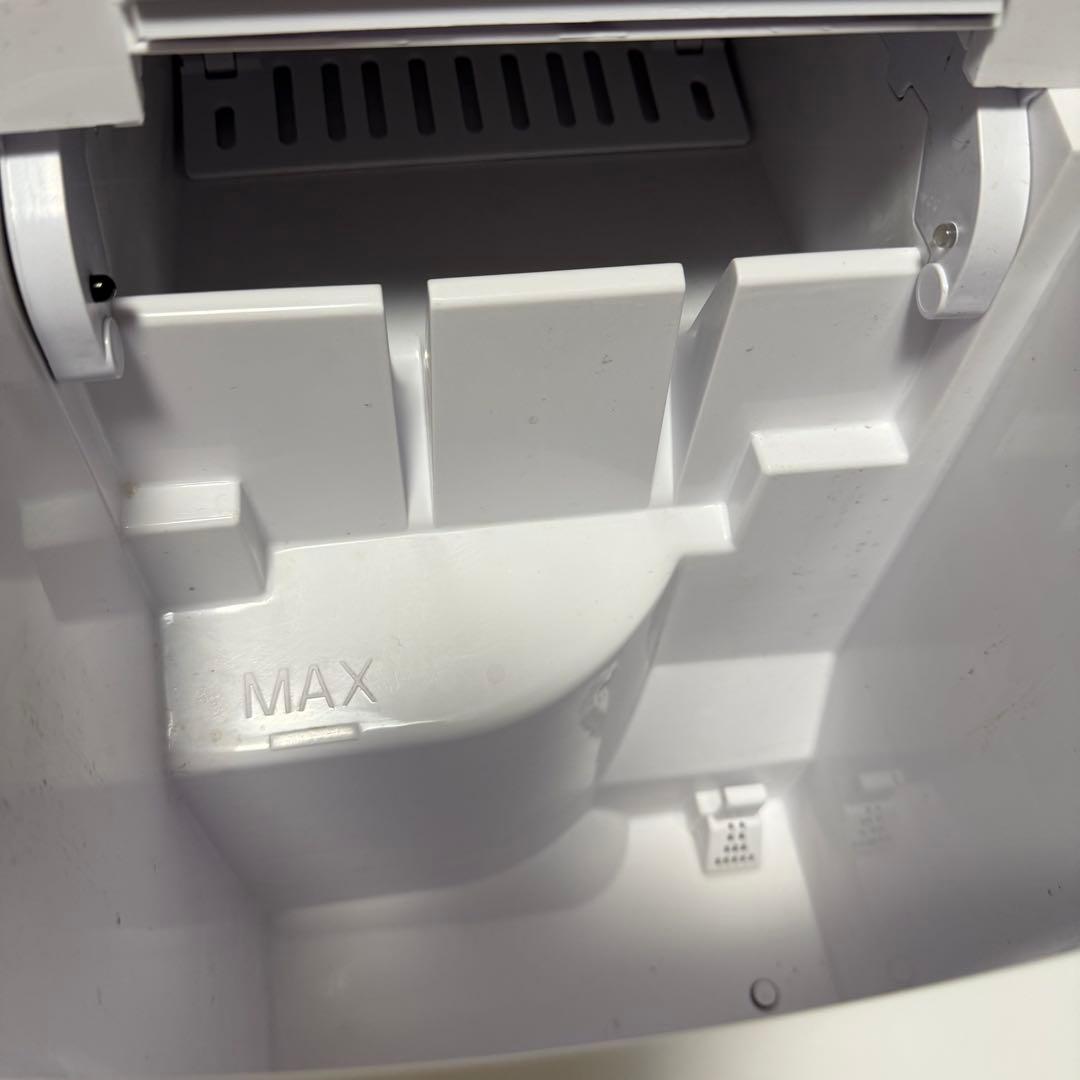 美品 家庭用自動製氷機 ホワイト