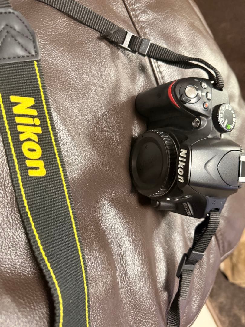 Nikon ニコン　デジタル一眼レフカメラ 本体　D3200 美品　使用頻度極小