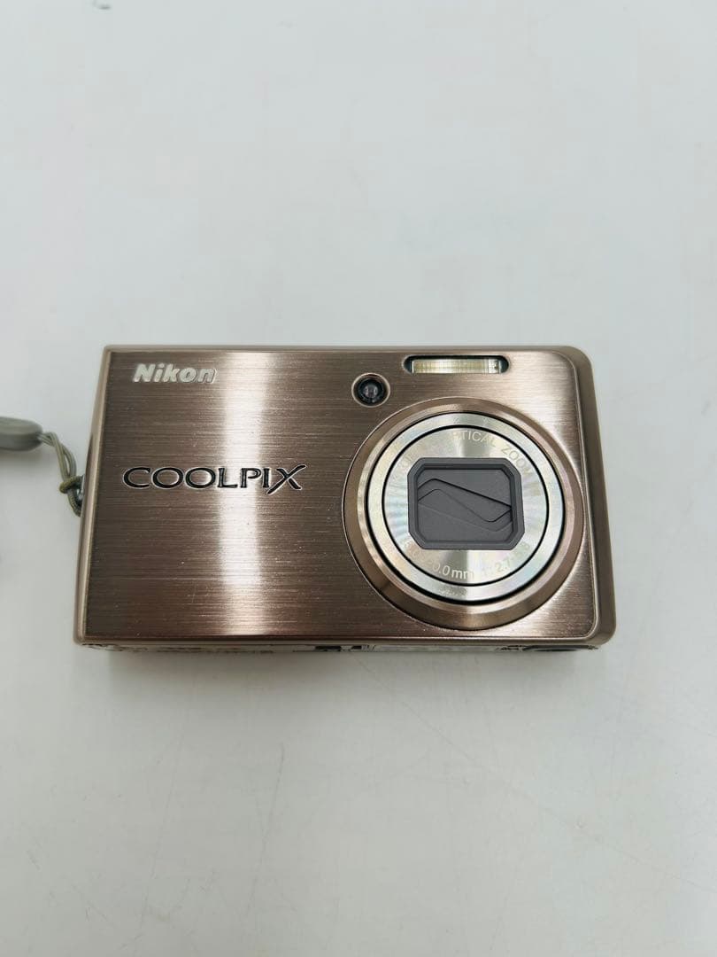 【美品】Nikon COOLPIX S600 デジカメ ニコン シルバー