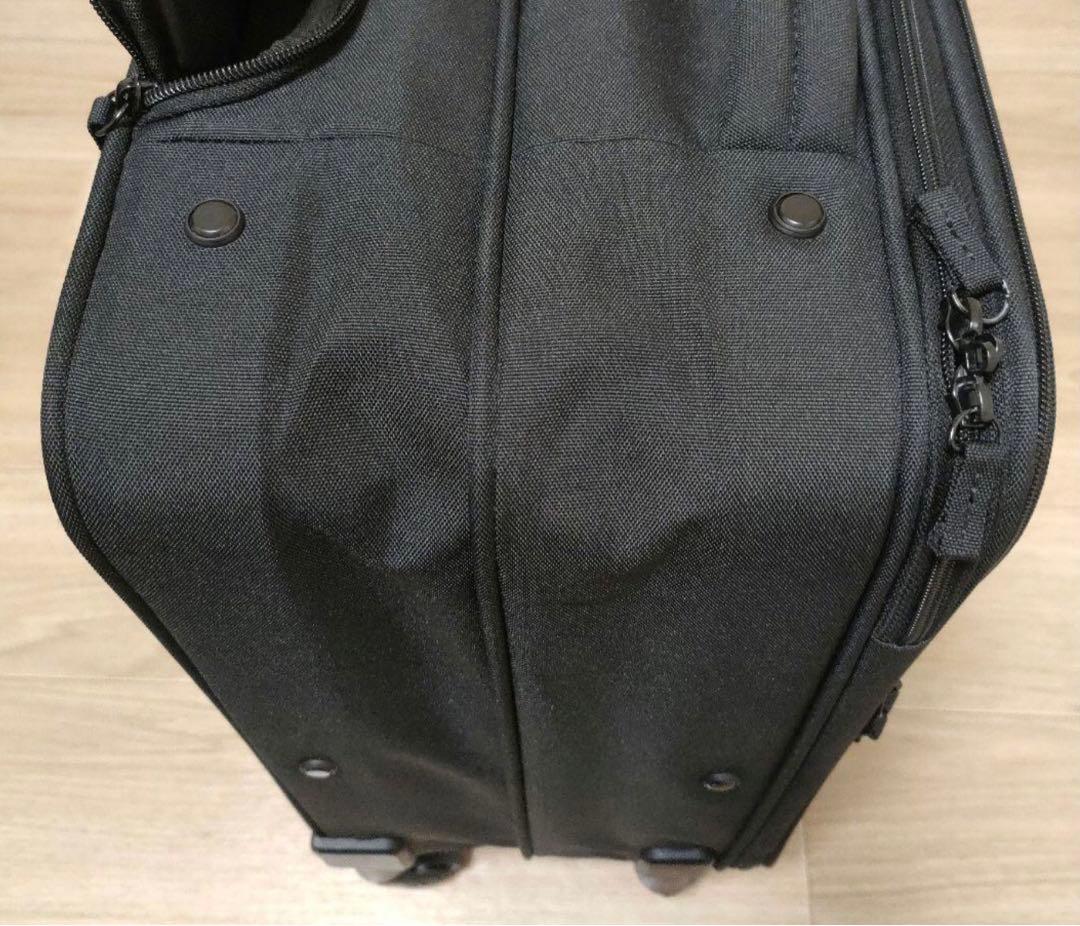 無印良品　半分の厚みで収納できるソフトキャリー36L機内持込み適応サイズ