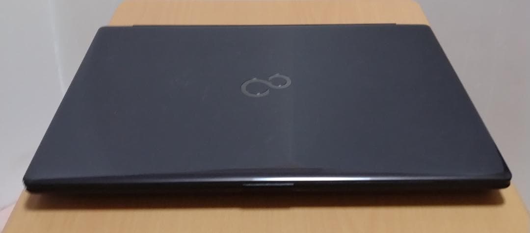 ジャンク！富士通 Ryzen 3 5300U SSDなしメモリ４GB　DVD