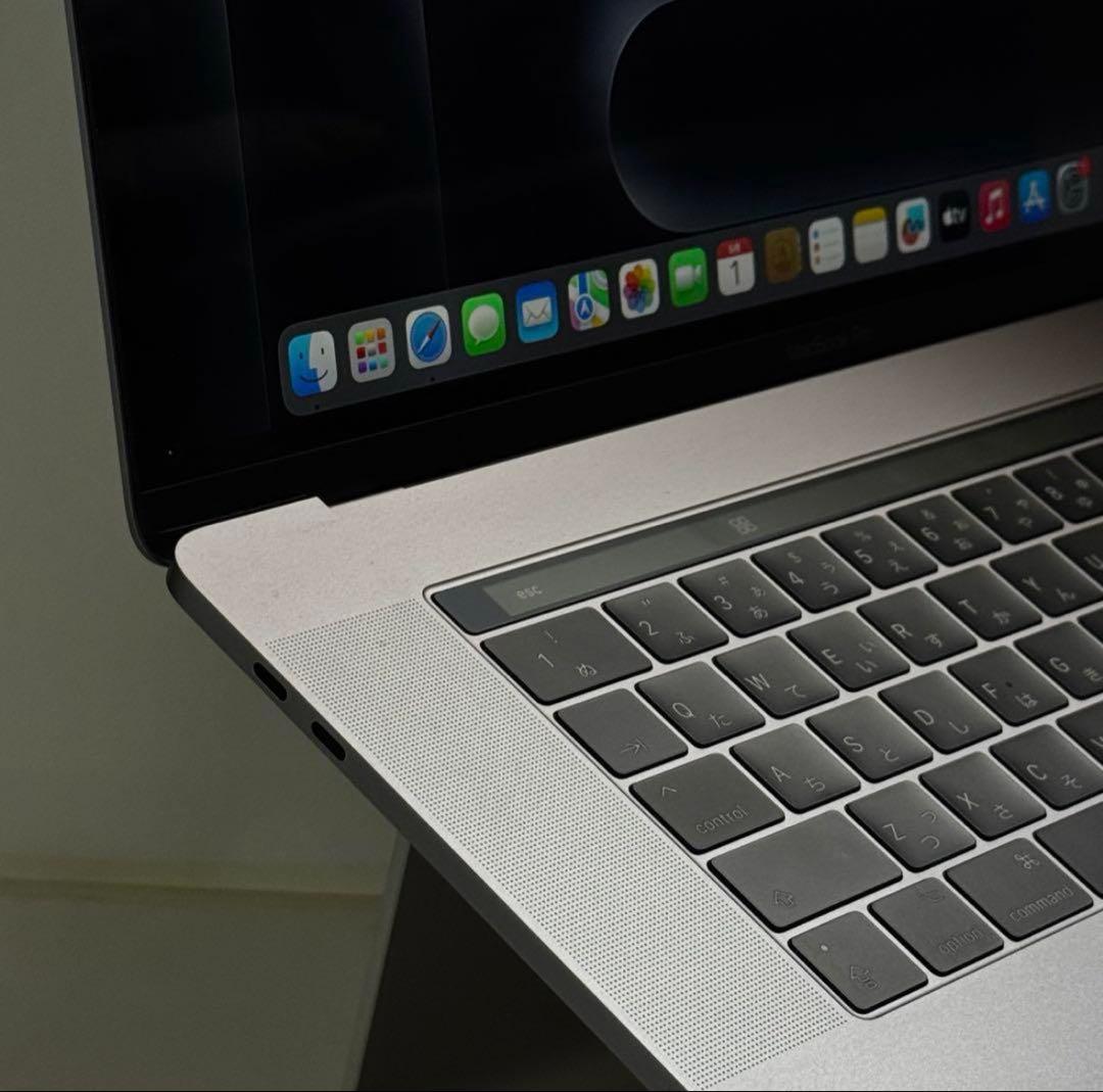 【美品】MacBook Pro 15㌅ タッチバー 6コアi7搭載sequoia