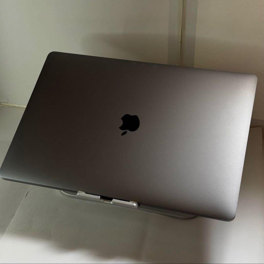 【美品】MacBook Pro 15㌅ タッチバー 6コアi7搭載sequoia