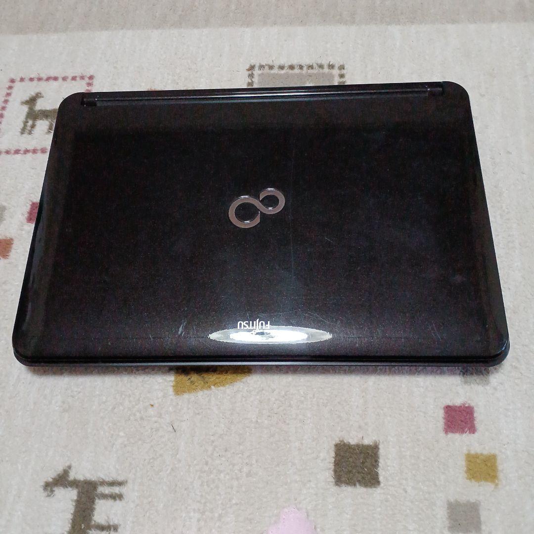 富士通LIFEBOOK AH56/C FMVA56CBG Windows11