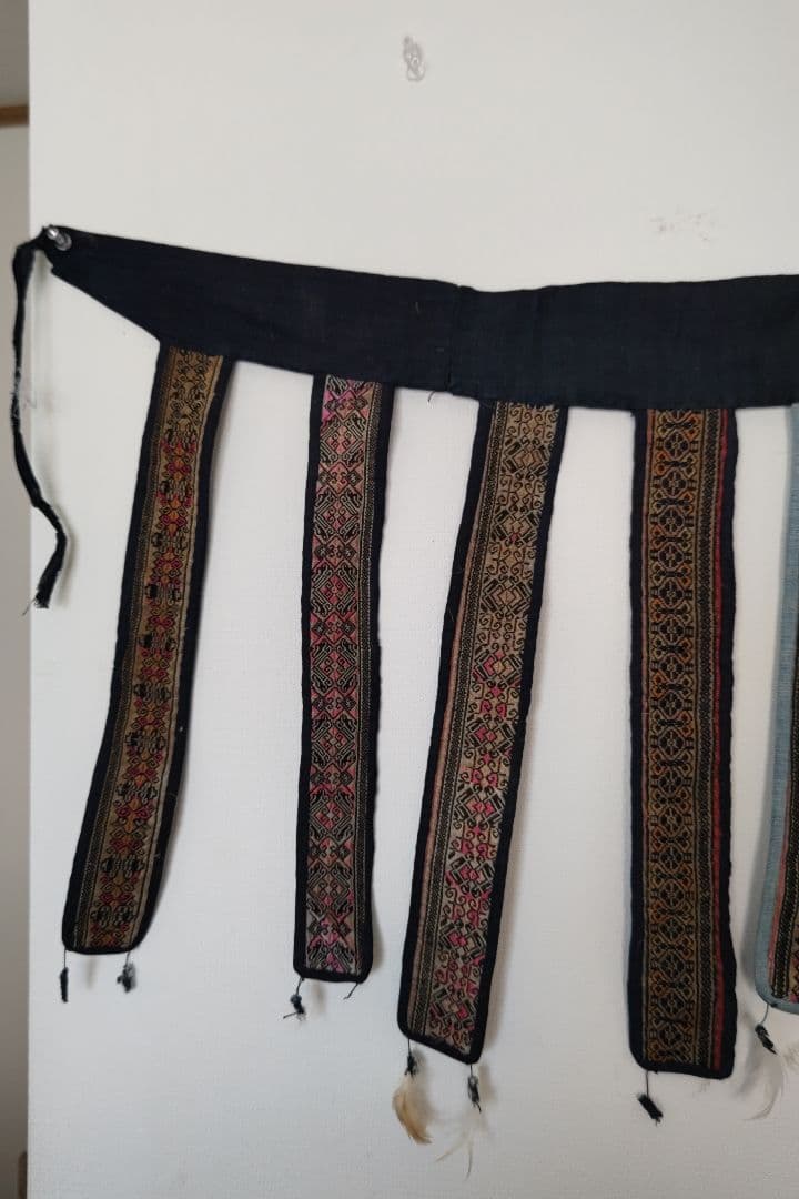 中国ヤオ族、シャーマンの刺繍の腰飾り、アンティーク
