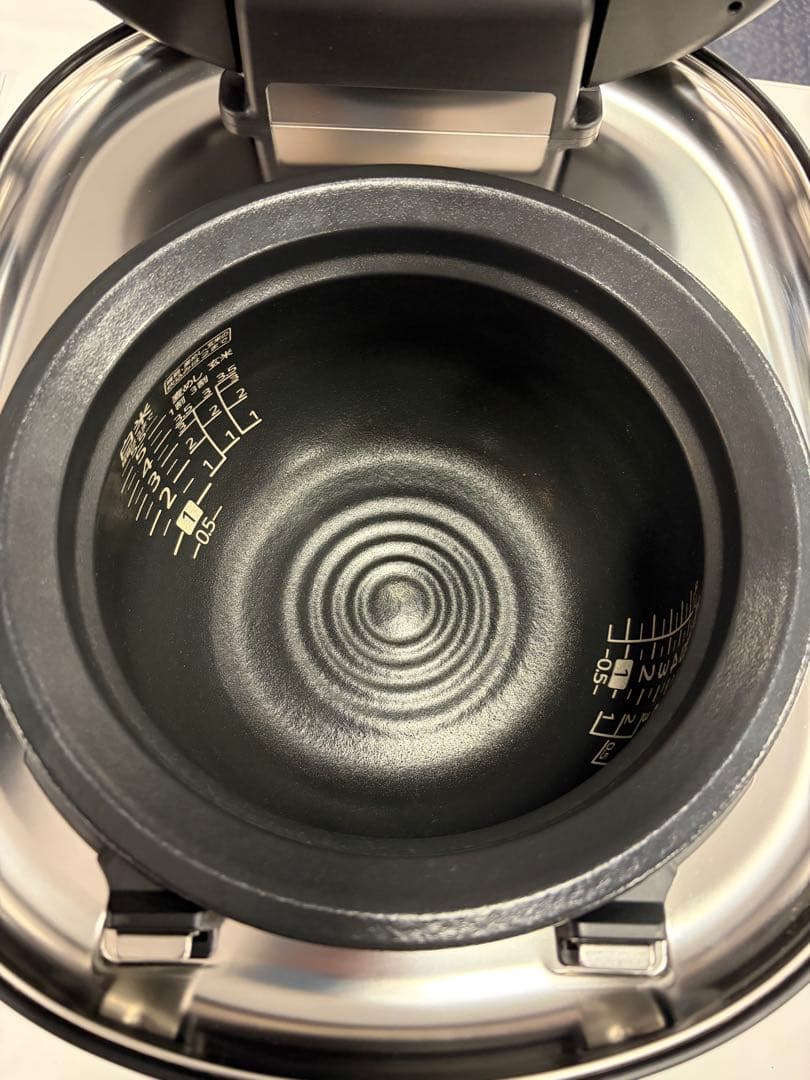 ☆未使用展示品☆タイガー TIGER 炊飯器 JRX-G100KG☆