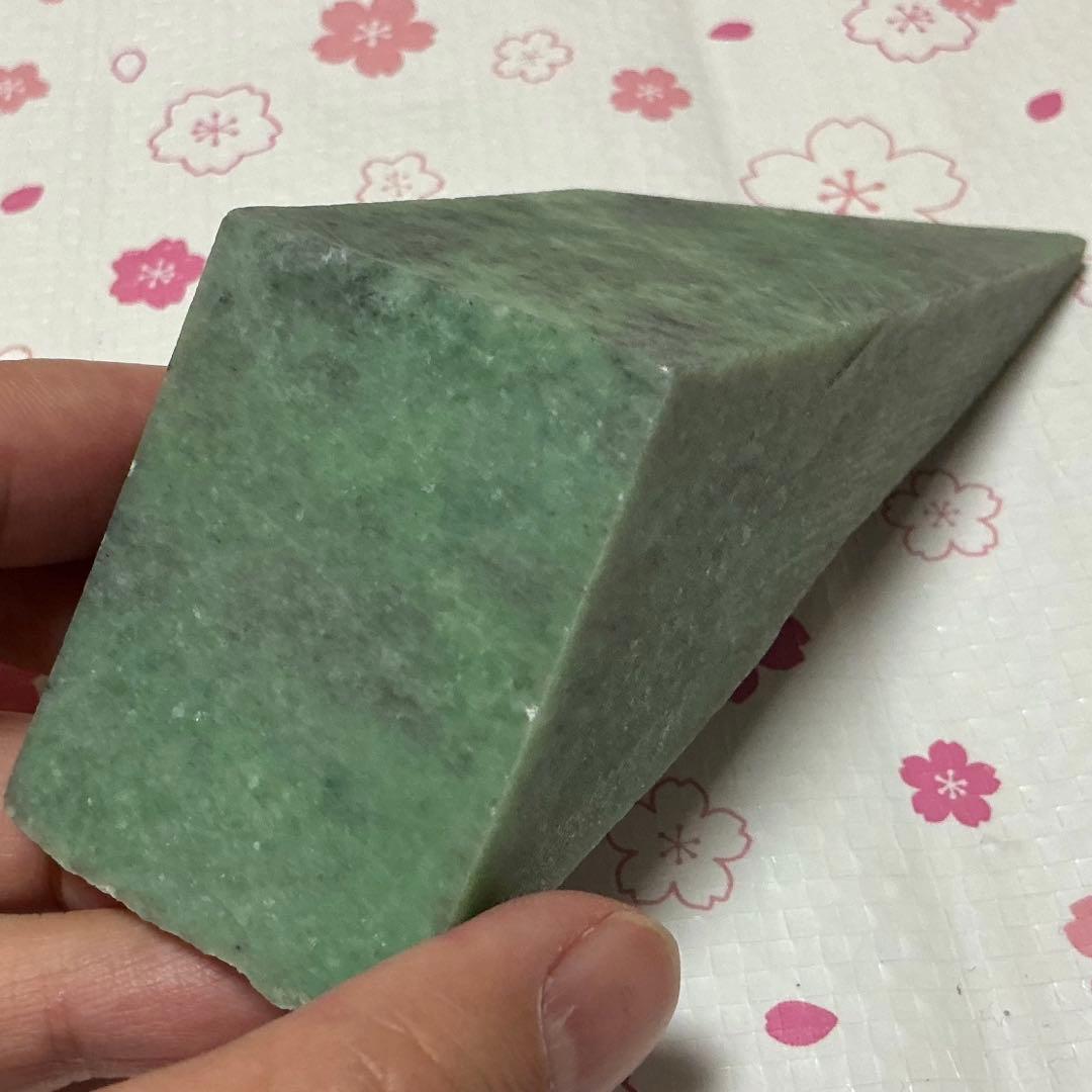 糸魚川翡翠　金山谷　306g