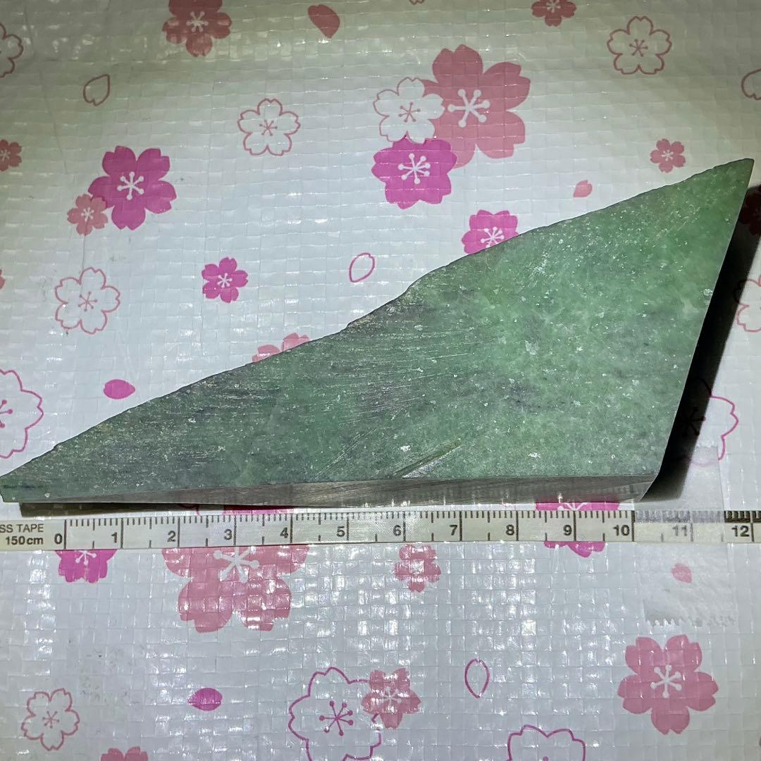 糸魚川翡翠　金山谷　306g