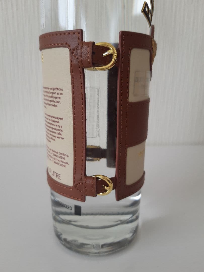 ベルーガ アリューレ ウォッカ 40% 700ml BELUGA