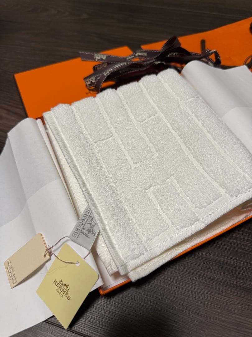 HERMES ホワイト タオルハンカチ　ハンドタオル　ハンカチ