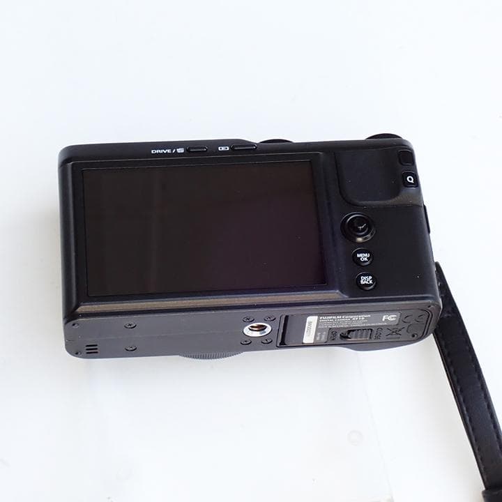 コンパクトデジカメ　FUJIFILM XF10 ブラック