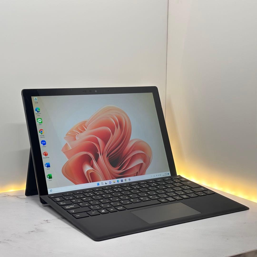 【ブラックモデル】Surface Pro7 Core i7/16/256