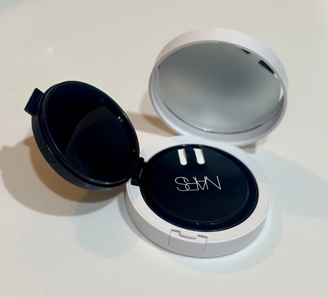 NARS ライトリフレクティング セラム クッションファンデーション 03792