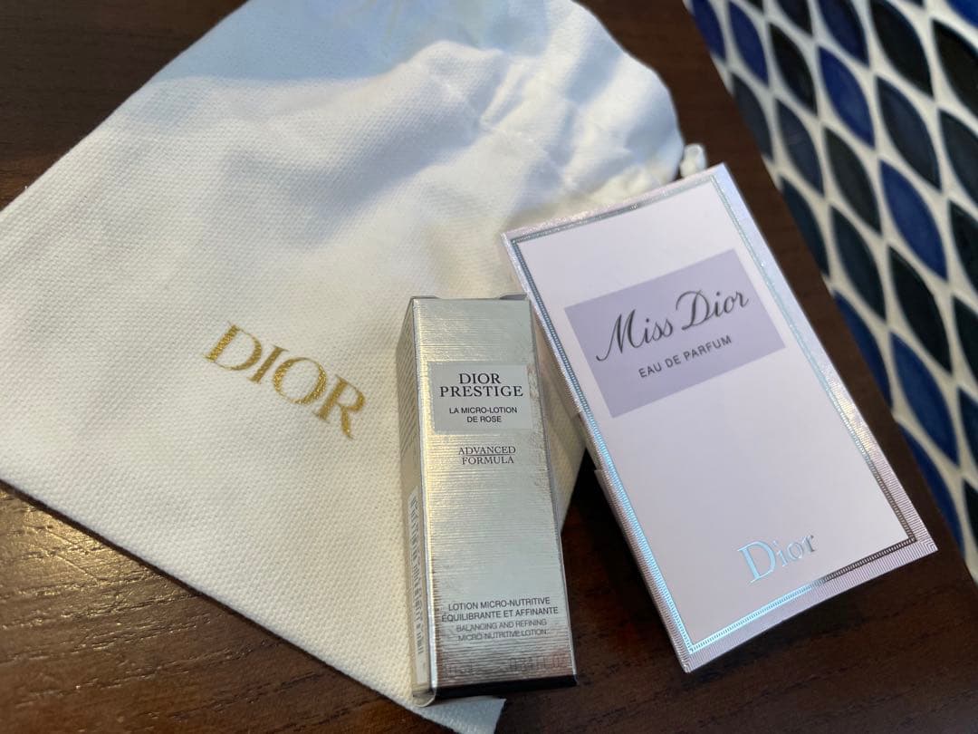 新品　Dior クリスマスコフレ 2024 ノベルティ付き
