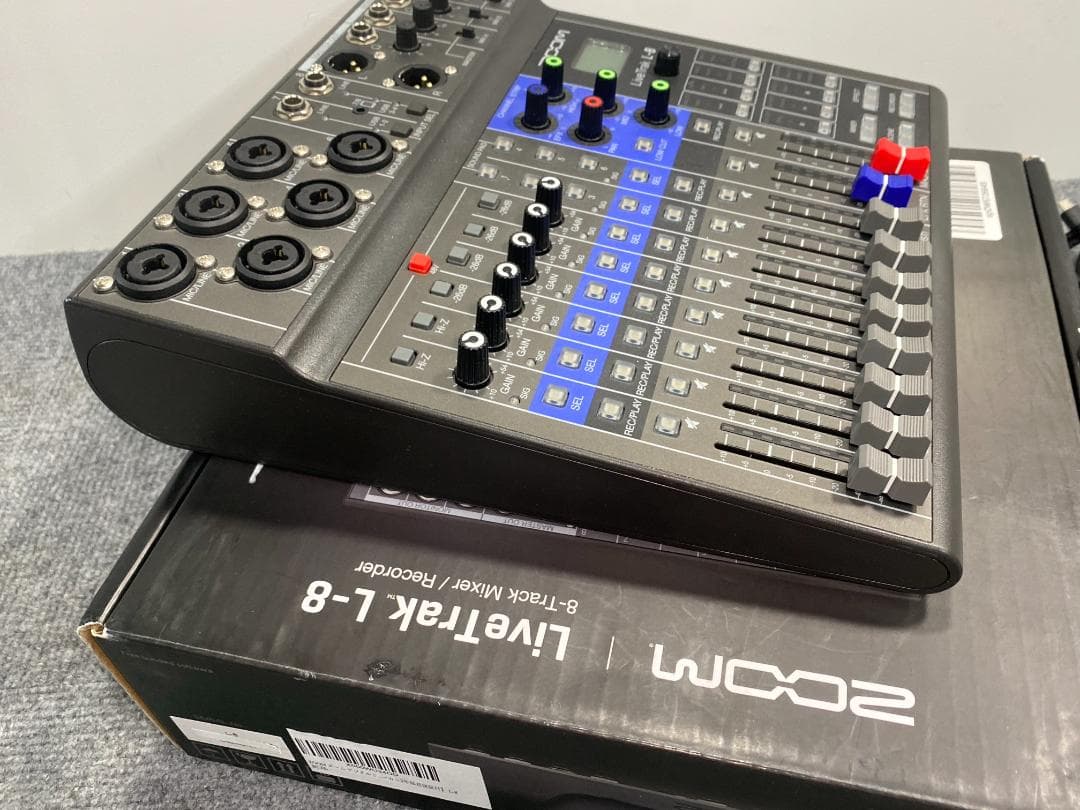 ZOOM L-8 live trak PA ミキサー