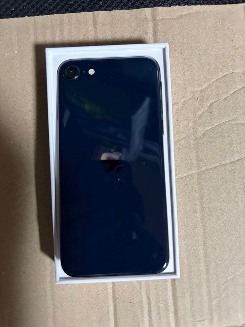 iPhoneSE第三世代64GB
