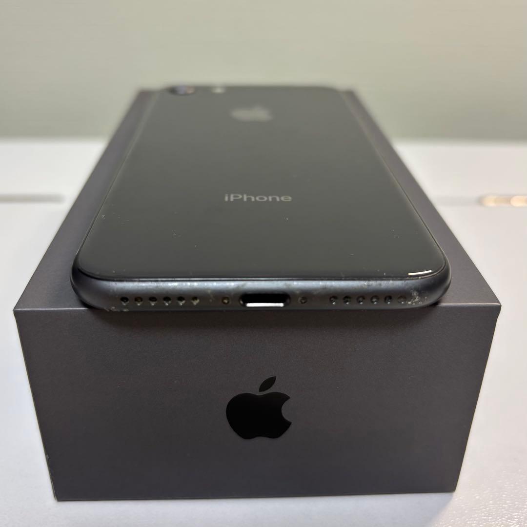 iPhone8 本体 64GB